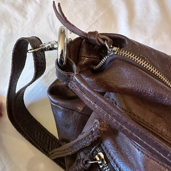 Tano Large Dark Brown Leather Carryall Crossbody/Shoulder Bag - Picture 5 of 11